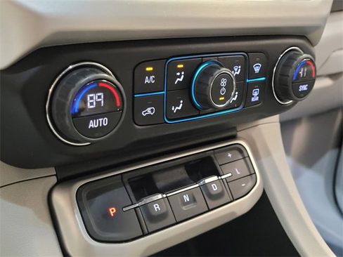 Used 2023 GMC Acadia SLT image 21