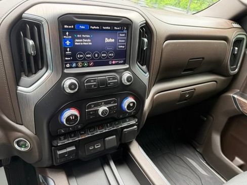 Used 2020 GMC Sierra 3500 Denali w/ Denali Ultimate Package AWD/4WD image 18