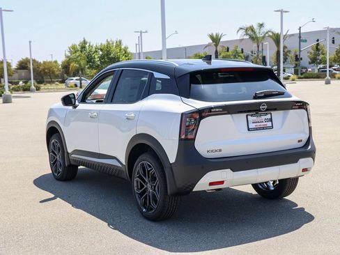 New 2026 Nissan Kicks SR FWD image 6