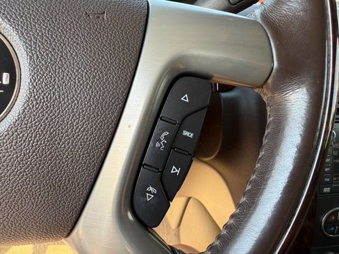 Used 2010 GMC Yukon Denali image 35