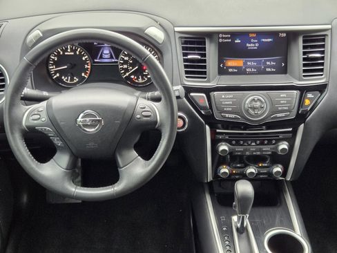 Used 2017 Nissan Pathfinder SV FWD image 22