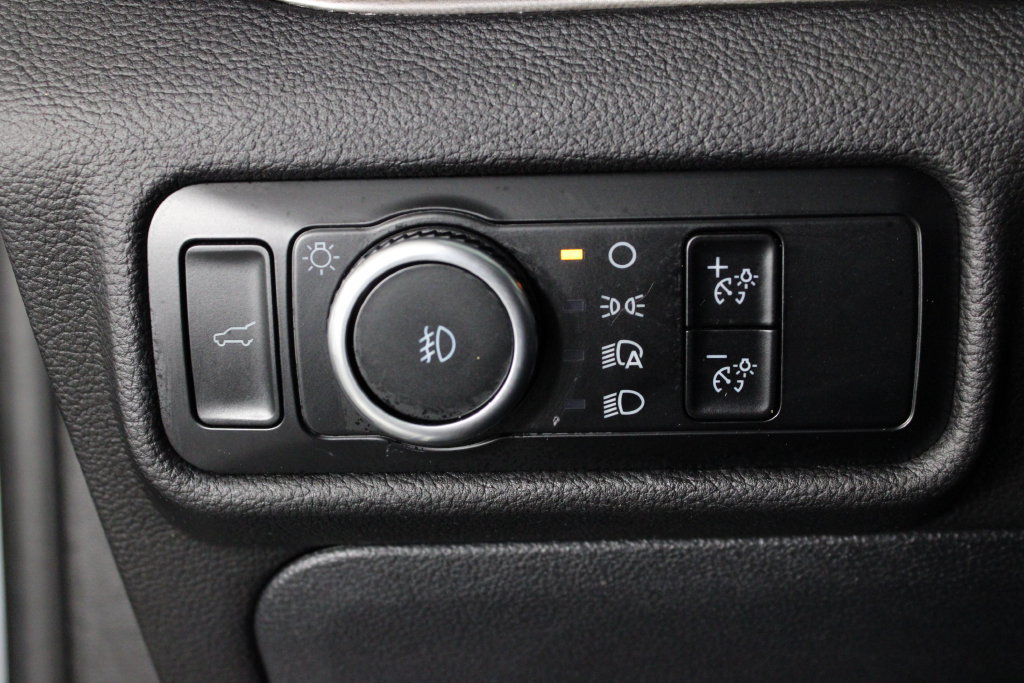 Used 2024 Ford Explorer Limited w/ Limited Technology Package RWD image 24