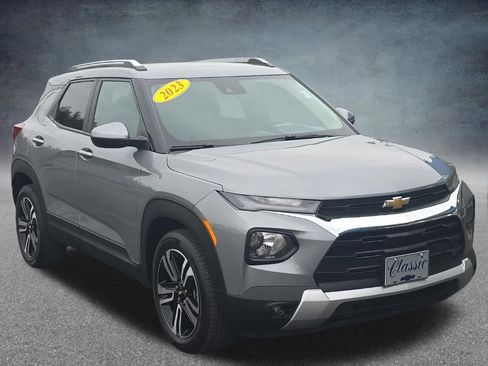 Used 2023 Chevrolet TrailBlazer LT FWD image 9