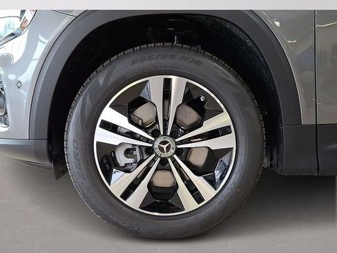 Used 2026 Mercedes-Benz GLB 250 4MATIC image 7