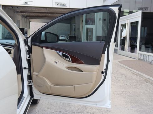 Used 2012 Buick LaCrosse Touring image 28