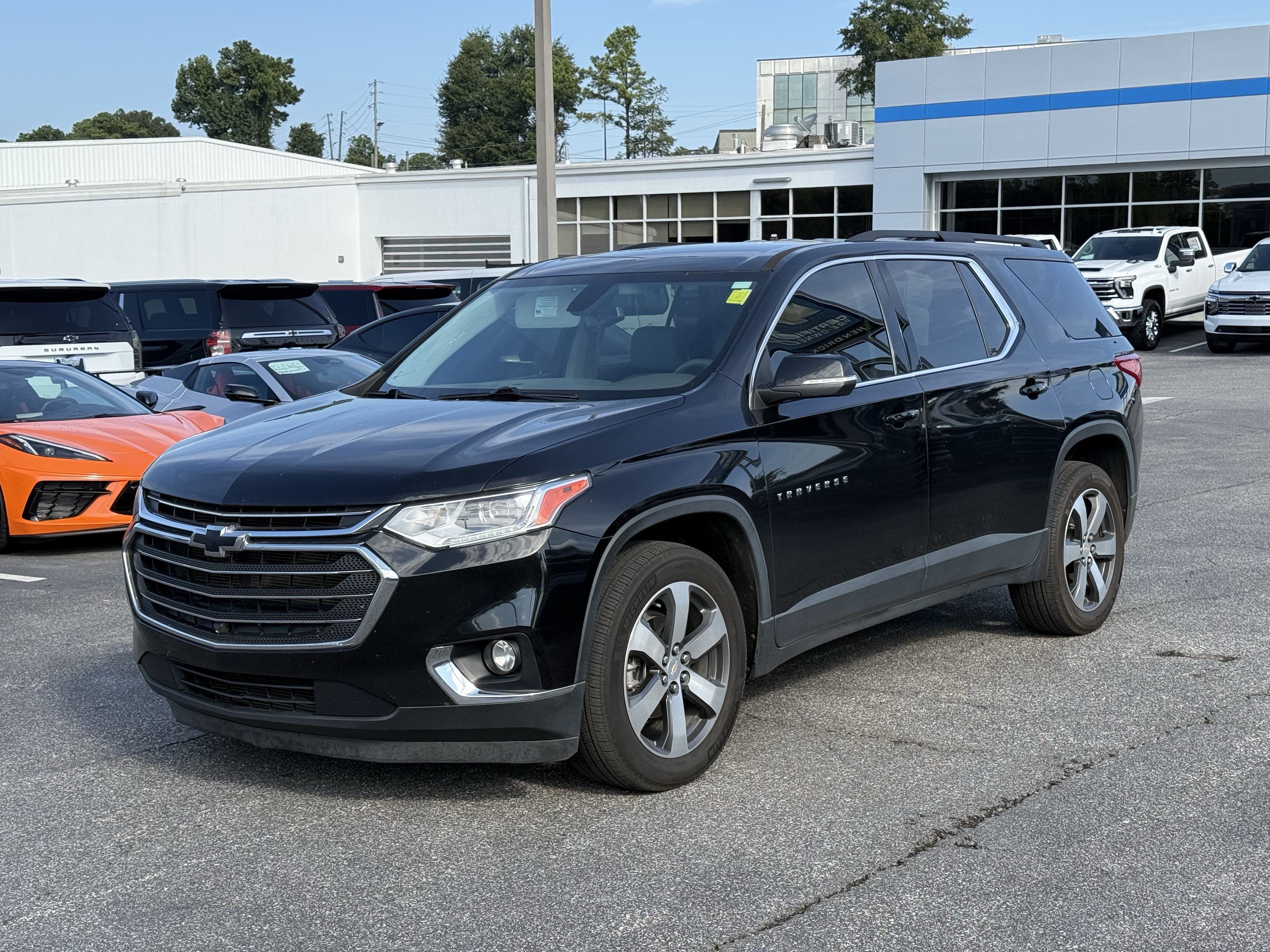 Used 2021 Chevrolet Traverse LT w/ LT Premium Package FWD image 5