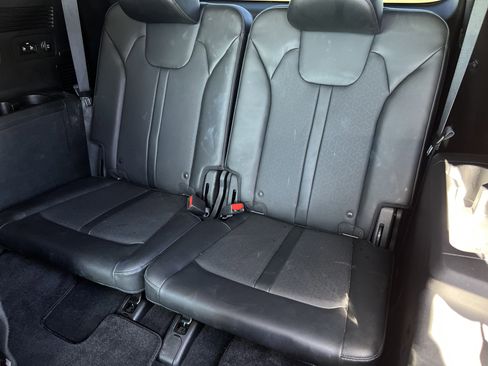 Used 2022 Kia Sorento EX image 9