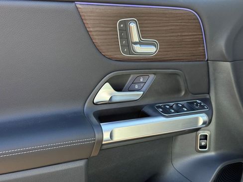 New 2026 Mercedes-Benz GLB 250 image 13