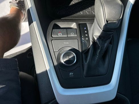 Used 2021 Toyota RAV4 LE image 26