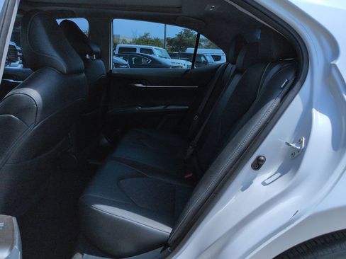 Used 2022 Toyota Camry XSE FWD image 14