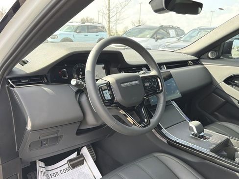 Used 2025 Land Rover Range Rover Evoque Dynamic SE image 10