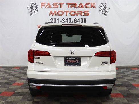 Used 2018 Honda Pilot Touring image 5