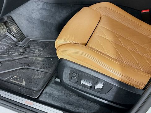 Used 2023 BMW X5 xDrive40i w/ Premium Package image 26