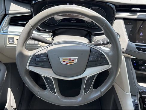 Used 2021 Cadillac XT5 Premium Luxury FWD image 11