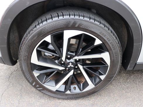 Used 2024 Mitsubishi Outlander AWD image 61