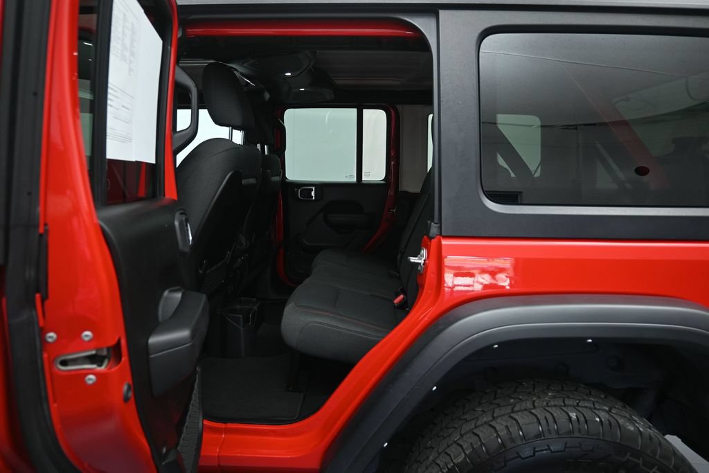Used 2024 Jeep Wrangler Unlimited Rubicon AWD/4WD image 22