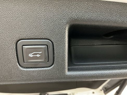 Used 2019 Chevrolet Equinox LT AWD/4WD image 18
