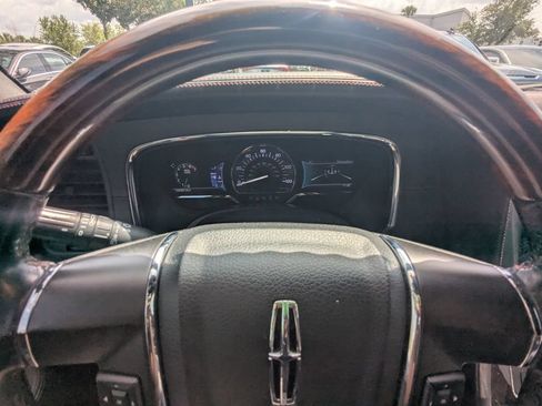 Used 2017 Lincoln Navigator Reserve RWD image 13