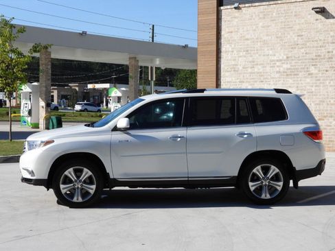 Used 2013 Toyota Highlander Limited FWD image 17