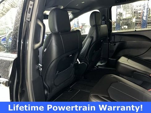 New 2026 Chrysler Pacifica Select AWD/4WD image 16
