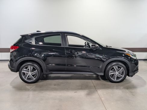 Used 2022 Honda HR-V EX-L image 2