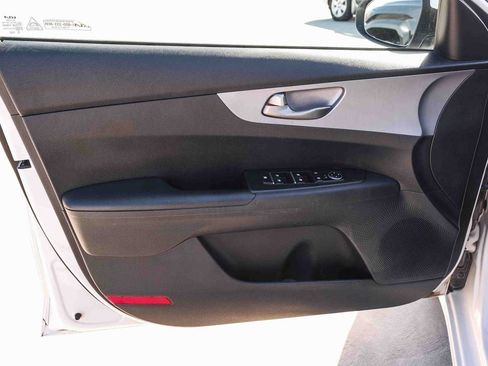 Used 2022 Kia Forte LXS FWD image 21
