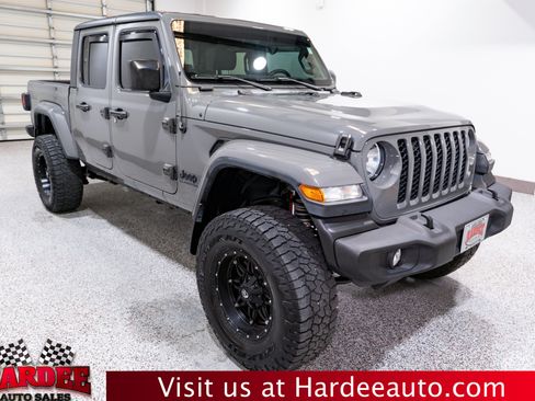Used 2021 Jeep Gladiator Sport AWD/4WD image 6