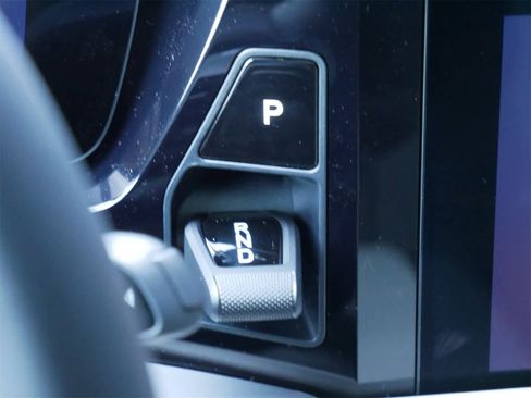 New 2025 Porsche Macan 4S Electric image 13