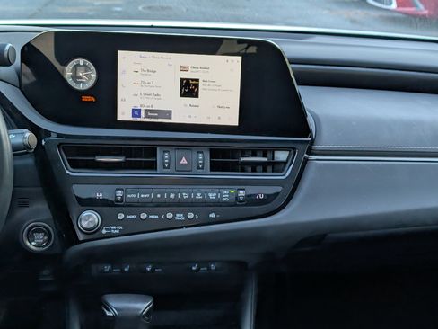 Used 2023 Lexus ES 350 w/ Premium Package image 17