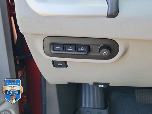 Certified 2023 GMC Terrain SLT w/ Tech Package FWD image 21