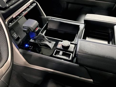 New 2026 Toyota Tundra Platinum AWD/4WD image 7