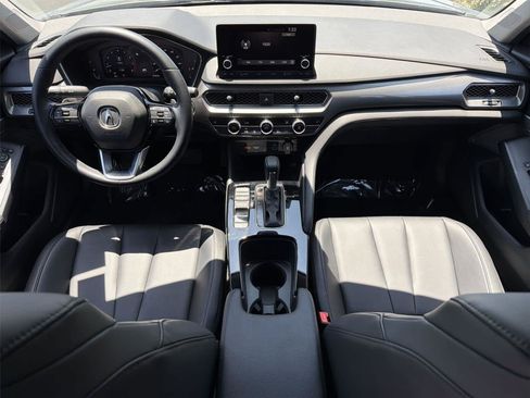 Used 2025 Acura Integra FWD image 11