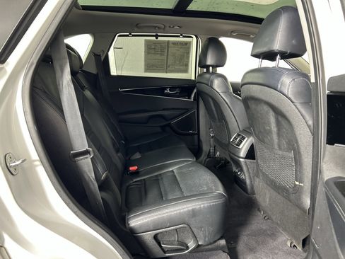 Used 2019 Kia Sorento SX w/ SX Touring Package image 42