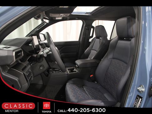 Used 2026 Toyota 4Runner Platinum AWD/4WD image 5