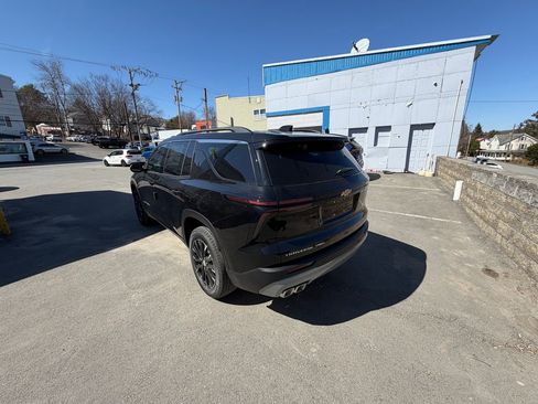 New 2026 Chevrolet Traverse LT image 4