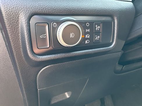 Used 2020 Ford Explorer XLT w/ Equipment Group 202A image 14