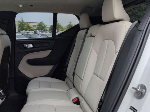 New 2026 Volvo XC40 B5 Ultra w/ Climate Package image 25