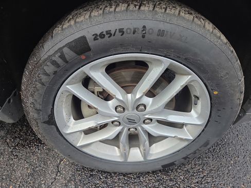 Used 2023 Dodge Durango GT image 9