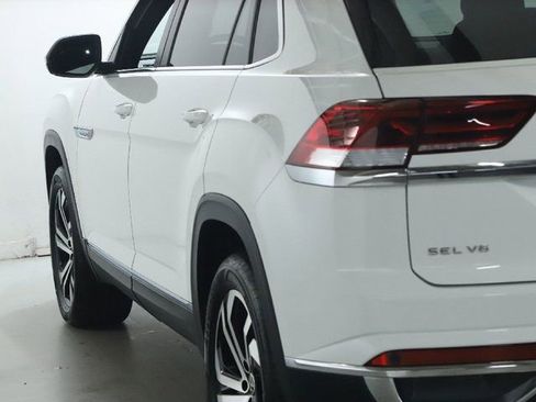 Used 2022 Volkswagen Atlas Cross Sport SEL image 44