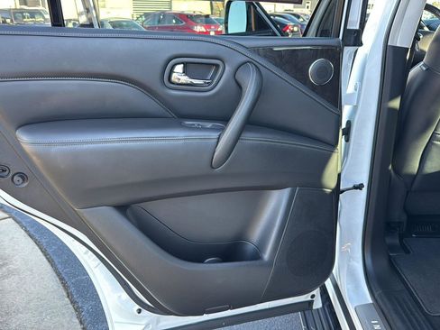 Used 2023 INFINITI QX80 Luxe w/ Cargo Package image 15