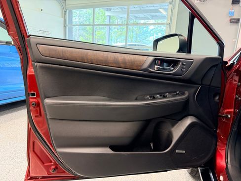 Used 2017 Subaru Outback 2.5i Limited image 15