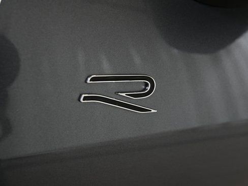 New 2025 Volkswagen Tiguan SE R-Line image 18