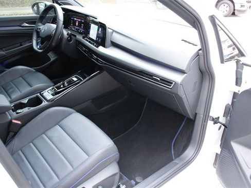 Used 2024 Volkswagen Golf R image 28