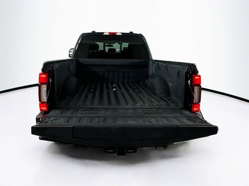 Used 2022 Ford F350 Platinum w/ FX4 Off-Road Package image 29