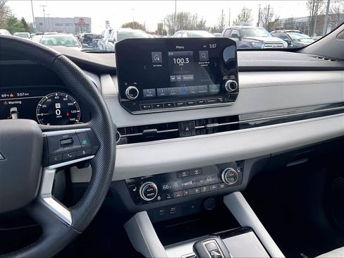 Used 2023 Mitsubishi Outlander SEL image 18