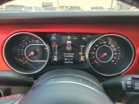 Used 2019 Jeep Wrangler Unlimited Rubicon w/ Dual Top Group AWD/4WD image 20
