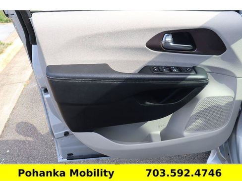 Used 2023 Chrysler Voyager LX FWD image 22