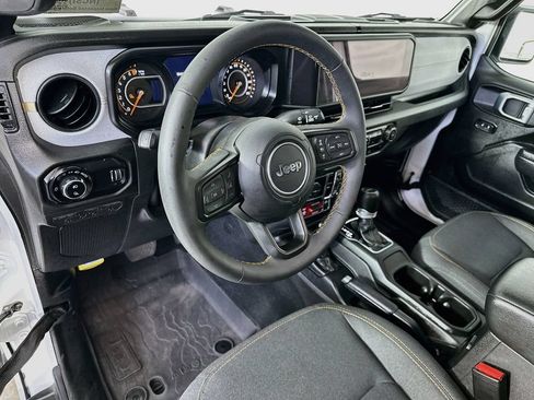 Used 2024 Jeep Gladiator Sport AWD/4WD image 29