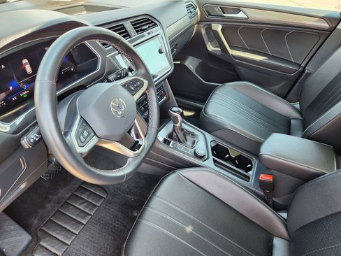 Certified 2024 Volkswagen Tiguan SE AWD/4WD image 10