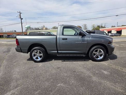 Used 2012 RAM 1500 Express image 2